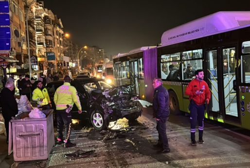 Kocaeli'de zincirleme kaza! 3 araç birbirine girdi, 7 kişi yaralandı - Gündem