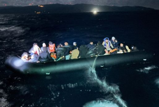 Yunanistan'ın ölüme ittiği göçmenleri Sahil Güvenlik kurtardı - Gündem