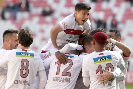Sivasspor, Pendikspor'a gol yağdırdı! Bülent Uygun 5 maçtır kaybetmiyor - Spor