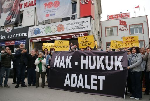 Edirne'de CHP'lilerden CHP protestosu: 'Özgür Özel, belediye başkanına baskıyla el çektirdi' iddiası - Politika