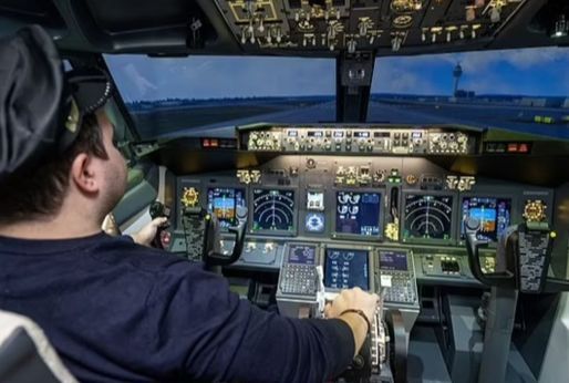 Havacılık tutkunu adam, evine Boeing 737 simülatörü yaptı - Dünya