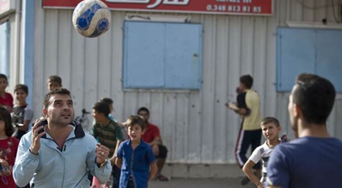 Türkiye&#039;ye sığınan Suriyeli futbolcular eski günlere dönmek istiyor