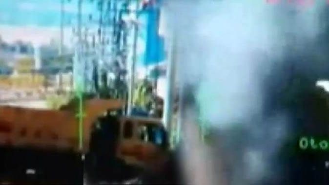 HDP&#039;li belediyeye ait bomba yüklü kamyon patlatıldı
