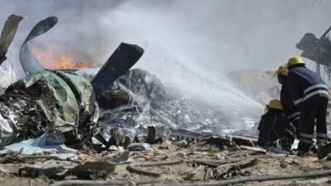 Somali&#039;de kargo uçağı düştü