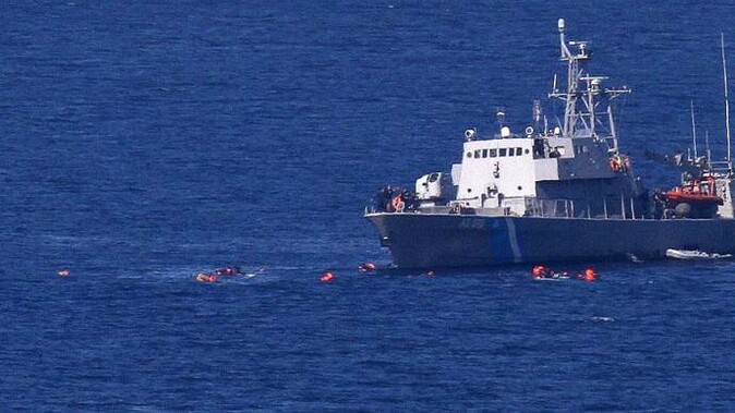 Sığınmacıları taşıyan tekne Yunan Sahil Güvenlik botuyla çarpıştı
