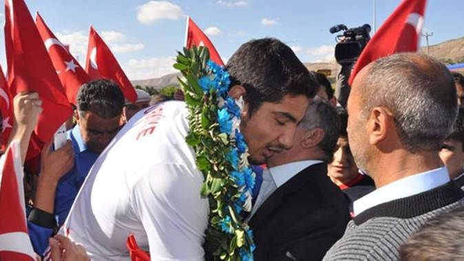 Dünya şampiyonu Taha Akgül Sivas&#039;a geldi