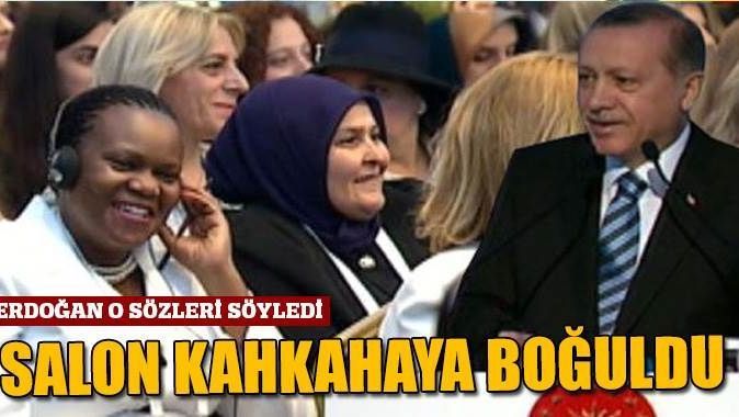 Erdoğan Merkel&#039;i eleştirdi! Salon kahkahaya boğuldu
