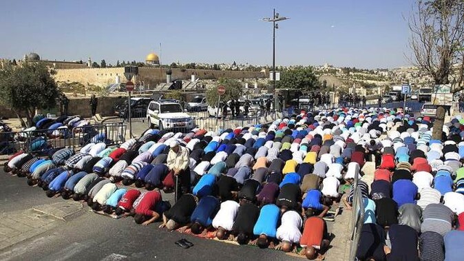 Filistinliler, Cuma namazını sokaklarda kıldı
