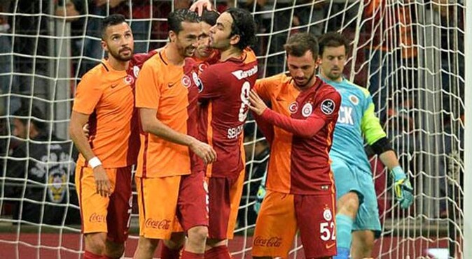 Galatasaray&#039;ın parçalı şortu olay oldu!