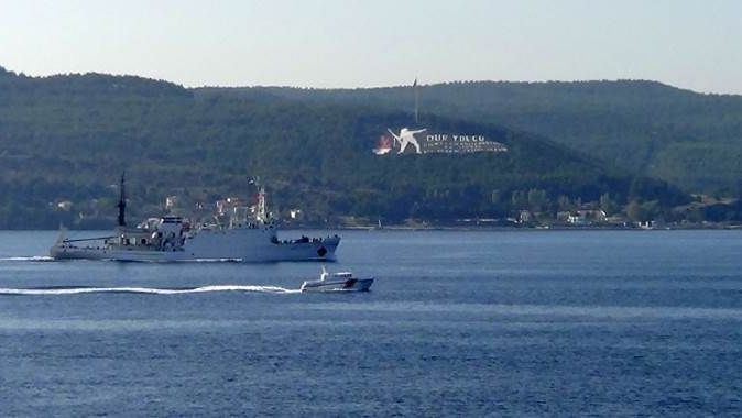 Rus savaş gemisi Boğaz&#039;dan geçti