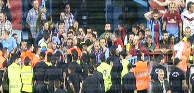 Trabzon&#039;da maç bitti, ortalık karıştı