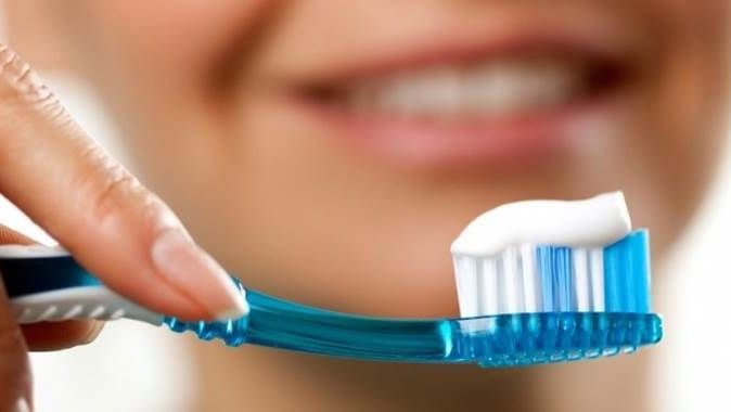 Dişlerinizi günde 3 kereden fazla fırçalamayın !

