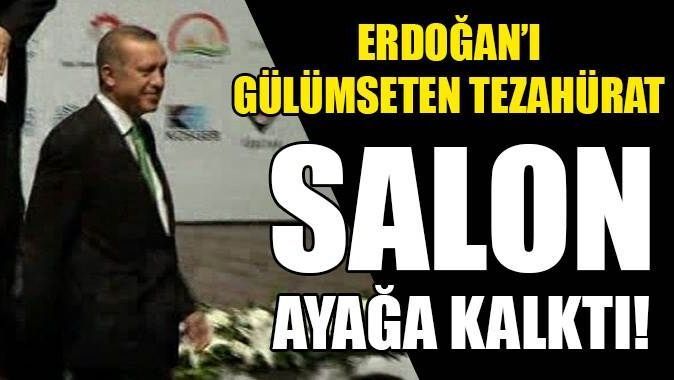 Erdoğan&#039;ı gülümseten tezahürat
