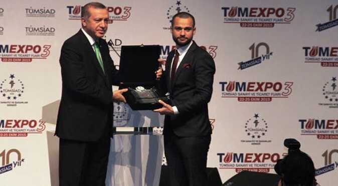 Erdoğan&#039;dan AK Partili Ete&#039;ye &#039;En İyi Genç Girişimci&#039; ödülü