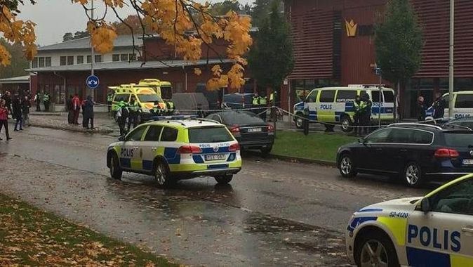 İsveç&#039;teki saldırgan ırkçı, hedef göçmen öğrenciler
