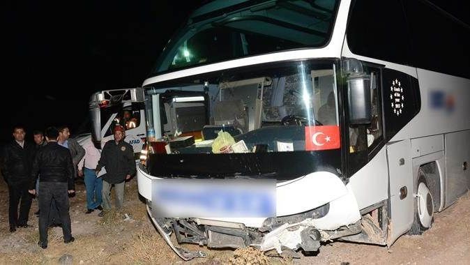 Yolcu otobüsü şarampole yuvarlandı: 19 yaralı