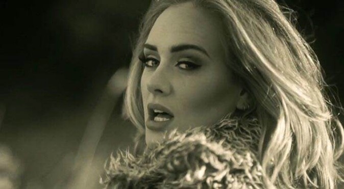 Adele rekor kırdı
