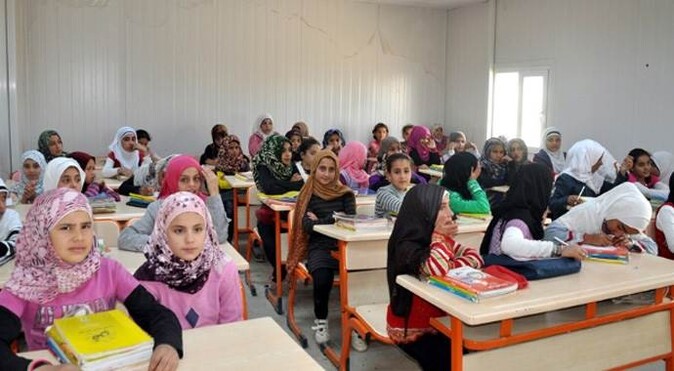 Tam 8 bin Suriyeli eğitim görüyor