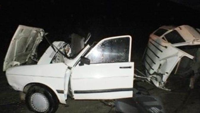 Kaza yapan araç ikiye bölündü: 2 ölü