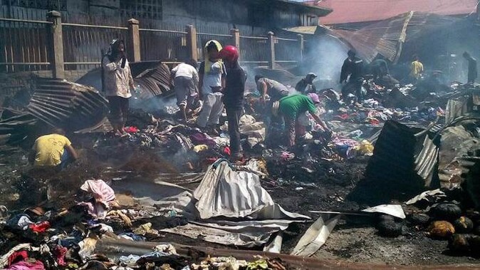 Filipinler&#039;de pazar yerinde yangın: 15 ölü

