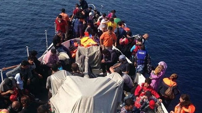 Sığınmacılar tekbir getirerek Yunanistan&#039;a gitti