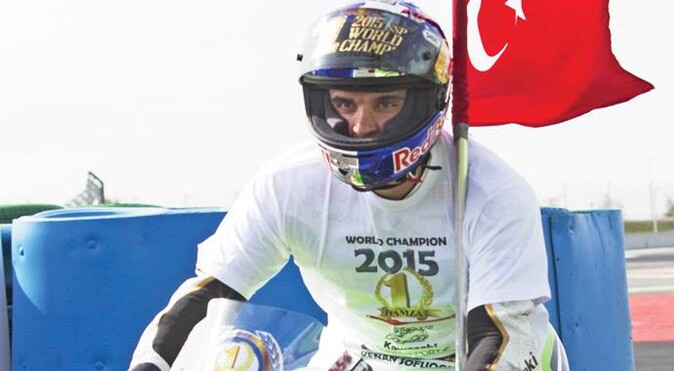Sofuoğlu Fransa&#039;da dünya şampiyonluğunu ilan etti