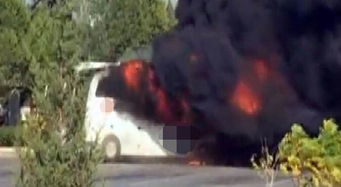 Aydın&#039;da yolcu otobüsü alev alev yandı