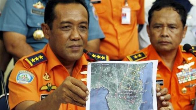 Endonezya&#039;da kaybolan uçak 3 gündür bulunamıyor

