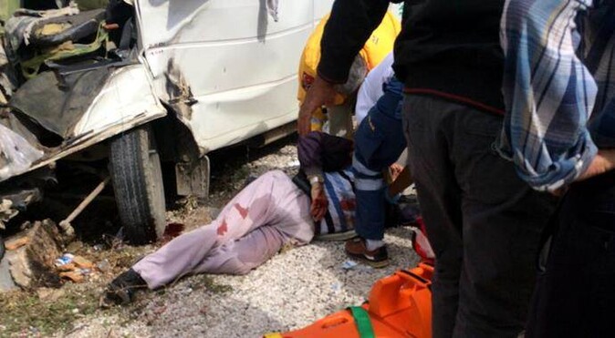 Burdur&#039;da katliam gibi kaza, 2 ölü 14 yaralı var