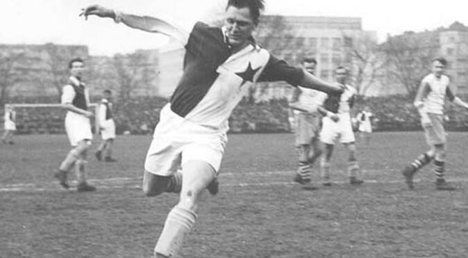 Yüzyılın en büyük golcüsü Josef Bican