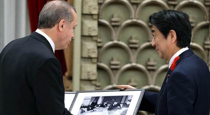 Abe, Erdoğan&#039;a Adnan Menderes&#039;in fotoğrafını hediye etti