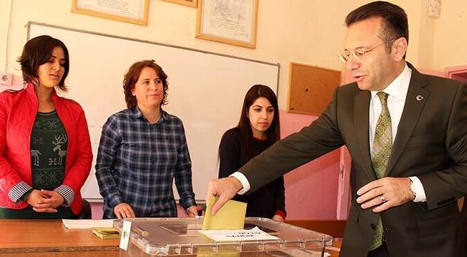 Diyarbakır Valisi Aksoy&#039;dan seçim açıklaması