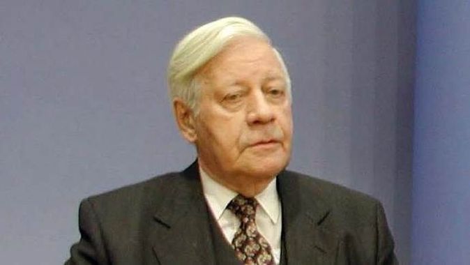 Eski Almanya Başbakanı Schmidt hayatını kaybetti
