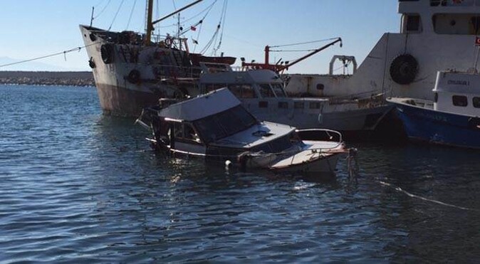 14 kişinin ölümüne yol açan tekne limanda getirildi