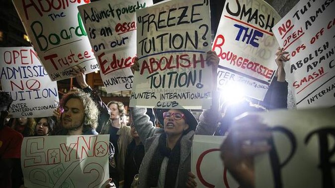 ABD&#039;de öğrenciler harçların kaldırılması için yürüdü
