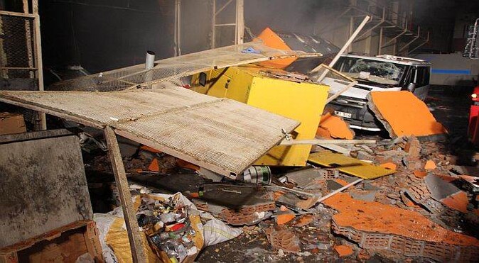 Nusaybin&#039;de markette patlama: 13 yaralı