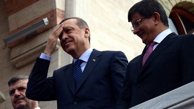 Cumhurbaşkanı Erdoğan&#039;dan Davutoğlu&#039;na tebrik telefonu