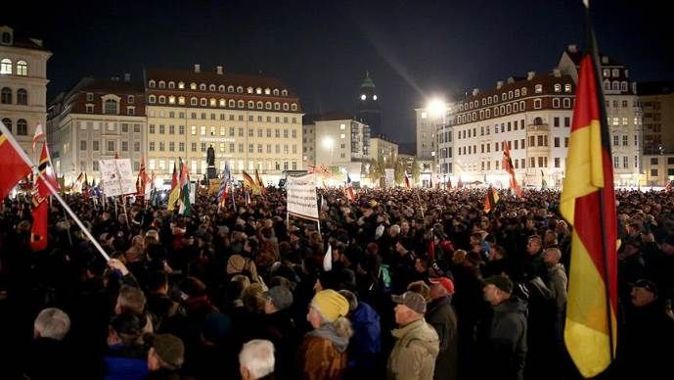 Irkçı PEGIDA, Dresden&#039;de 36. İslam karşıtı gösterisini yaptı
