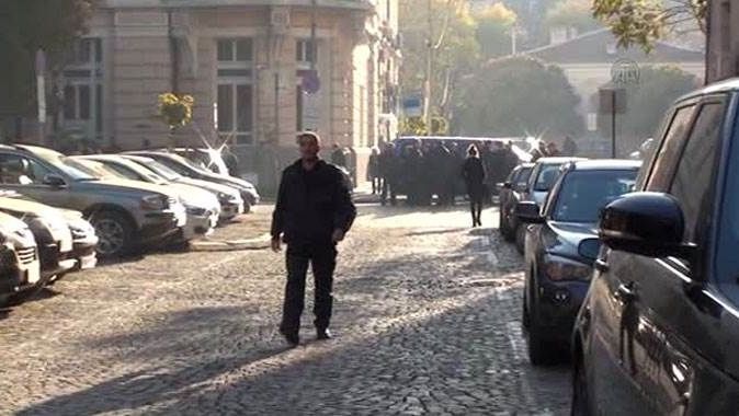 Bulgaristan&#039;da yüzlerce polis Maliye Bakanlığını kuşattı