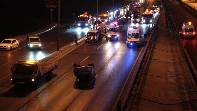 İstanbul&#039;da feci kaza! Metrelerce sürüklendi