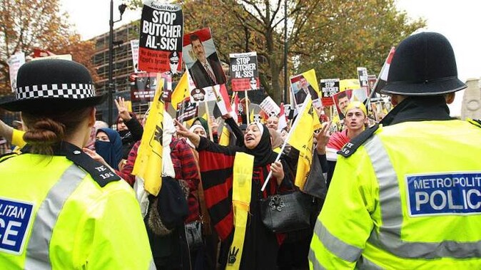 Darbeci Sisi, Londra&#039;da protesto edildi
