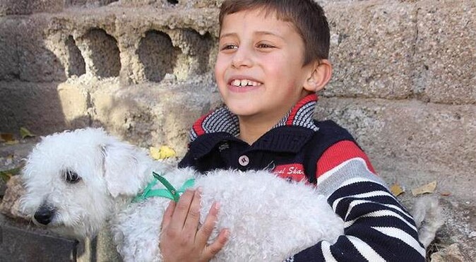 Cumhurbaşkanı Erdoğan Ömer Faruk&#039;a köpek hediye etti
