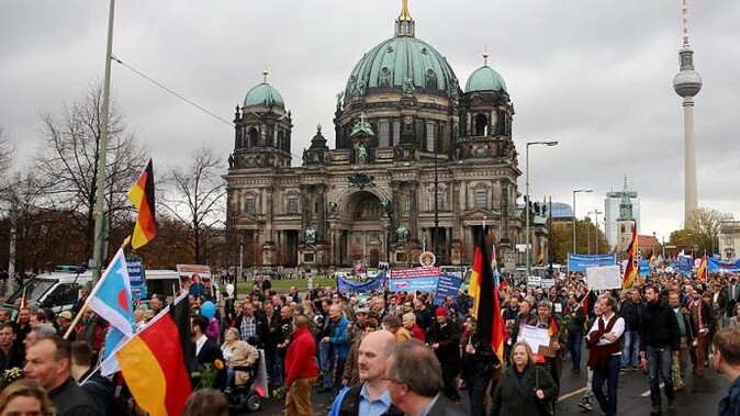 Almanya&#039;da sığınmacı politikasına protesto
