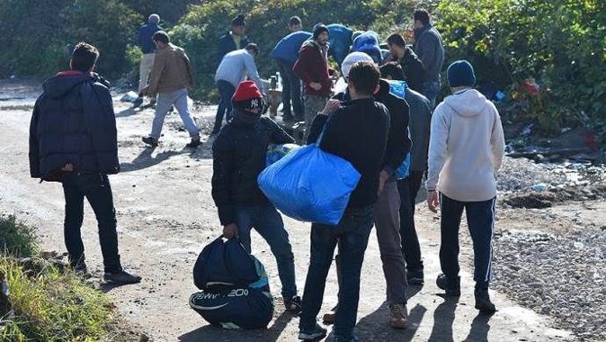 İspanya, 12 kişilik ilk sığınmacı grubunu ülkeye getirdi
