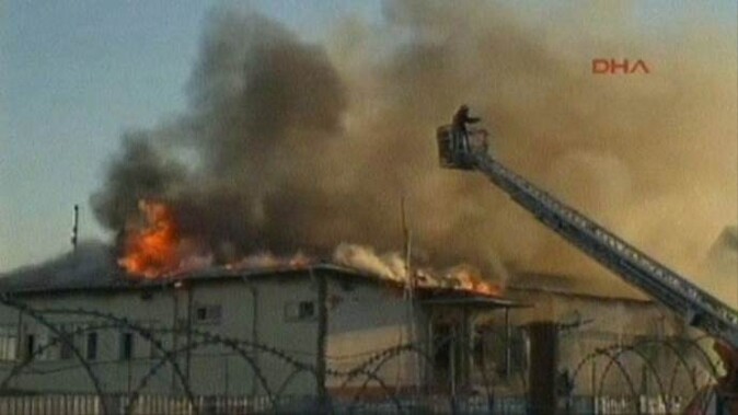 Kumkapı Balık Hali&#039;nde çıkan yangın söndürüldü
