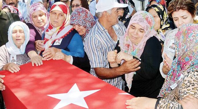 PKK Kadın çocuk demeden 7 bin sivili katletti!
