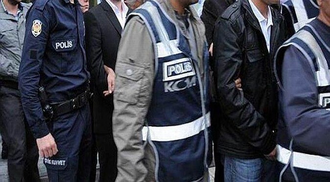 İstanbul&#039;da terör operasyonu: 5 Gözaltı 