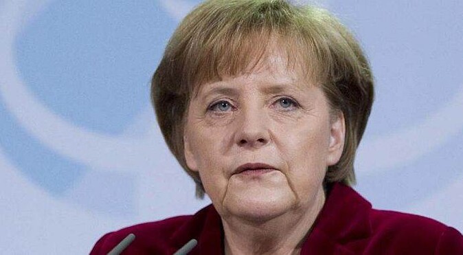 Merkel&#039;den sığınmacılar konusunda Türkiye&#039;ye övgü