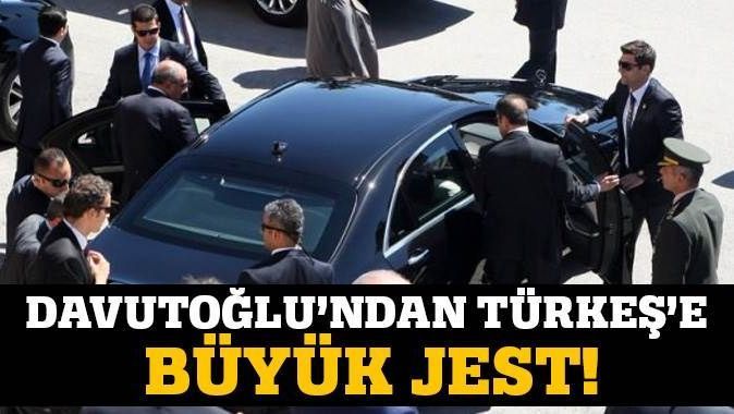 Davutoğlu&#039;ndan Türkeş&#039;e bir jest daha
