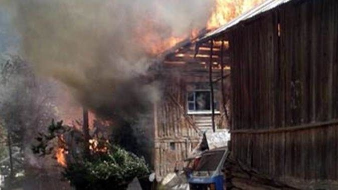 Bolu&#039;da yangın: 5 ev, 4 samanlık kül oldu